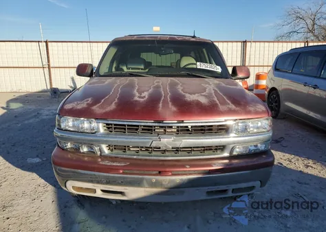 2002 Chevrolet Suburban C1500 из США, поврежденный, VIN 1GNEC16ZX2J325736